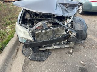 2013 Toyota Camry SEL - Exterior Front Center Image