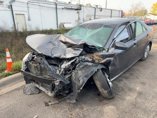 2013 Toyota Camry SEL - Exterior Front Left Corner Image