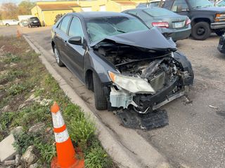2013 Toyota Camry SEL - Exterior Front Right Corner Image