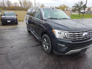 2021 Ford Expedition XLT - Exterior Front Right Corner Image