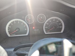 2005 Hyundai Santa Fe GLS - Interior Instrument Cluster / Odometer Image