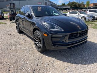 2024 Porsche Macan - Exterior Front Right Corner Image