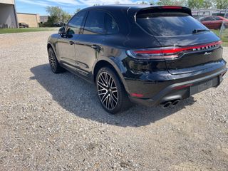 2024 Porsche Macan - Exterior Rear Left Corner Image