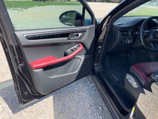 2024 Porsche Macan - Driver's Front Door Image