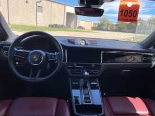 2024 Porsche Macan - Interior Full Dashboard Image
