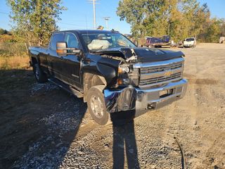 2016 Chevrolet Silverado 2500HD LT - Exterior Front Right Corner Image