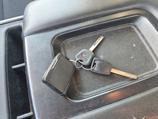 2016 Chevrolet Silverado 2500HD LT - Interior Steering Wheel With Keys Image