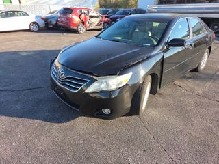 2011 Toyota Camry XLE - Exterior Front Left Corner Image