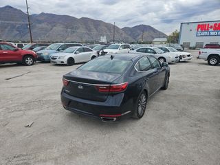 2017 Kia Cadenza Premium - Exterior Rear Right Corner Image