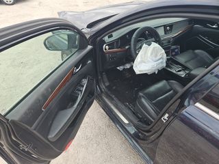 2017 Kia Cadenza Premium - Driver's Front Door Image