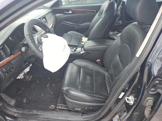 2017 Kia Cadenza Premium - Interior Front Seat Image
