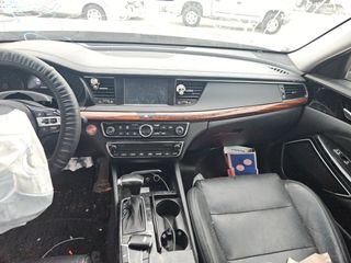 2017 Kia Cadenza Premium - Interior Full Dashboard Image