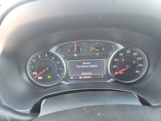 2019 GMC Terrain SLT - Interior Instrument Cluster / Odometer Image
