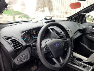 2018 Ford Escape SE - Interior Full Dashboard Image