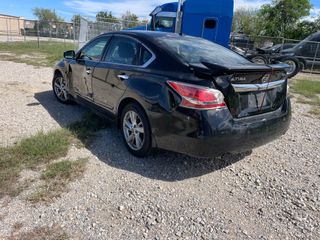 2015 Nissan Altima 2.5 SL - Exterior Rear Left Corner Image