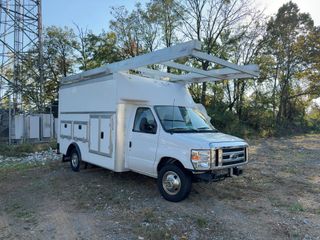 2025 Ford E-350 Cutaway - Exterior Front Right Corner Image