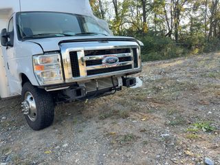 2025 Ford E-350 Cutaway - Primary Damage Right Image