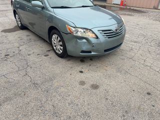 2009 Toyota Camry LE - Exterior Front Right Corner Image