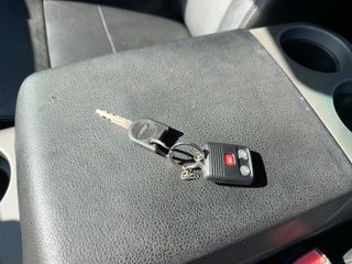 2006 Ford F-150 XLT - Interior Steering Wheel With Keys Image
