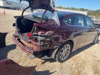 2017 Ford Fusion SE - Exterior Rear Right Corner Image