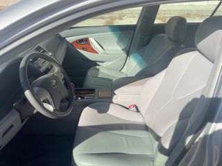2011 Toyota Camry XLE - Interior Front Seat Image
