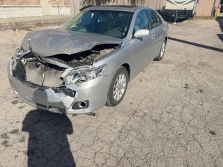 2011 Toyota Camry XLE - Primary Damage Left Image