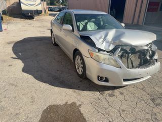 2011 Toyota Camry XLE - Primary Damage Right Image