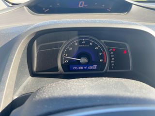 2006 Honda Civic EX - Interior Instrument Cluster / Odometer Image