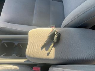 2006 Honda Civic EX - Interior Steering Wheel With Keys Image