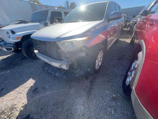2013 Toyota Highlander - Exterior Front Left Corner Image