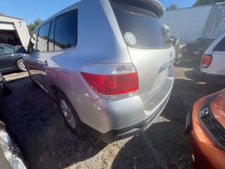 2013 Toyota Highlander - Exterior Rear Left Corner Image