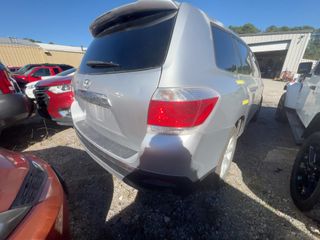 2013 Toyota Highlander - Exterior Rear Right Corner Image