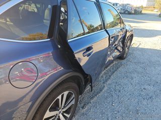 2019 Subaru Outback Limited - Primary Damage Left Image