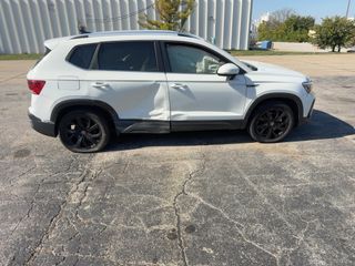 2022 Volkswagen Taos SE - Exterior Side Passenger