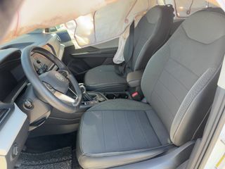 2022 Volkswagen Taos SE - Interior Front Seat Image