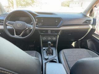 2022 Volkswagen Taos SE - Interior Full Dashboard Image