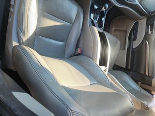 2016 Toyota Highlander Limited - Interior Front Seat Image
