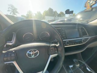 2016 Toyota Highlander Limited - Interior Full Dashboard Image