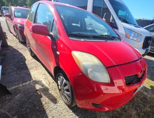 2008 Toyota Yaris - Exterior Front Right Corner Image