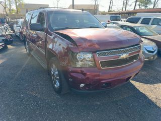 2009 Chevrolet Suburban 1500 LTZ - Exterior Front Right Corner Image
