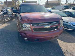 2009 Chevrolet Suburban 1500 LTZ - Primary Damage Left Image
