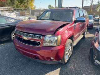 2009 Chevrolet Suburban 1500 LTZ - Primary Damage Right Image