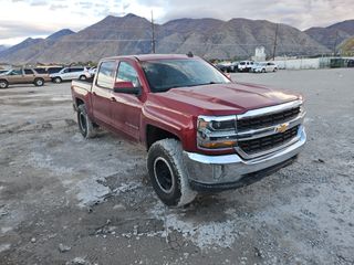 2018 Chevrolet Silverado 1500 LT - Exterior Front Right Corner Image