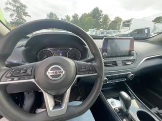 2021 Nissan Altima 2.5 SV - Interior Full Dashboard Image