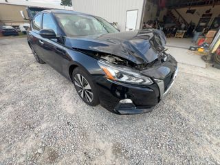2021 Nissan Altima 2.5 SV - Primary Damage Right Image