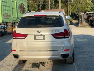 2016 BMW X5 xDrive35i - Exterior Rear Center Image