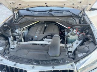 2016 BMW X5 xDrive35i - Engine Compartment Image