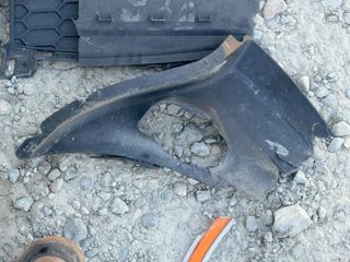 Vehicle Parts Image #3