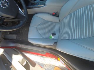 2022 Toyota Camry SE - Interior Steering Wheel With Keys Image