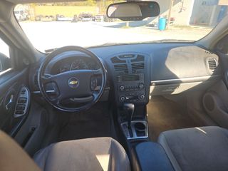 2006 Chevrolet Malibu LTZ - Interior Full Dashboard Image